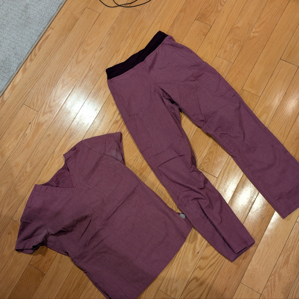 Uniform Advantage "Butter Soft Stretch" scrub set